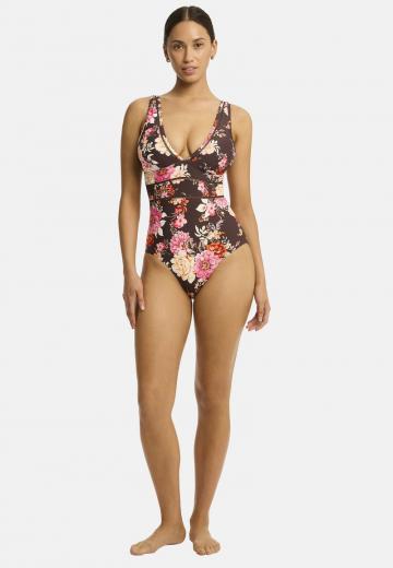 Слитный купальник