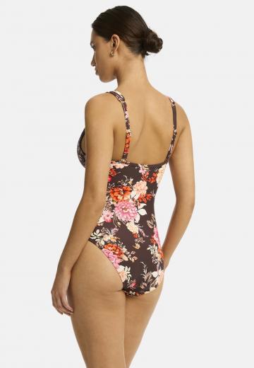 Слитный купальник