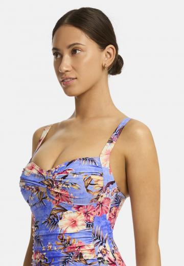 Слитный купальник