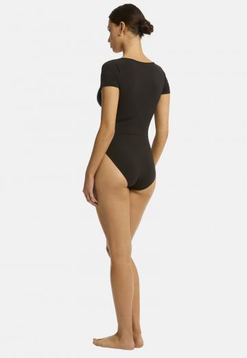 Слитный купальник