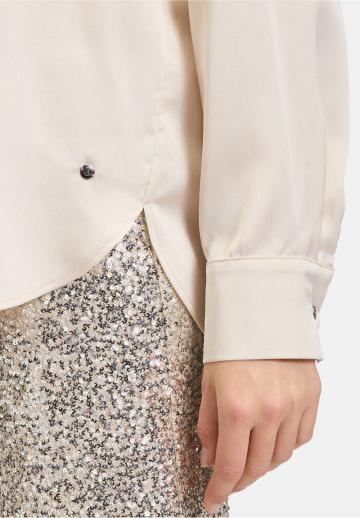 Атласная блузка