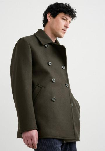 Короткое пальто