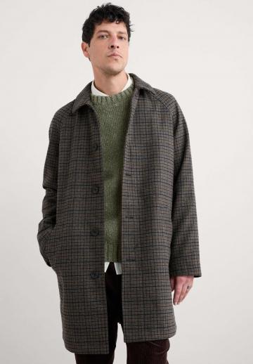 Короткое пальто