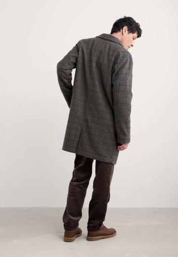 Короткое пальто