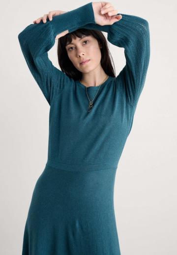 Вязаное платье