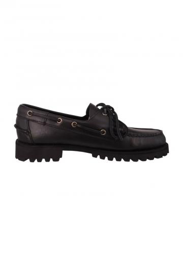 Ботинки на шнуровке