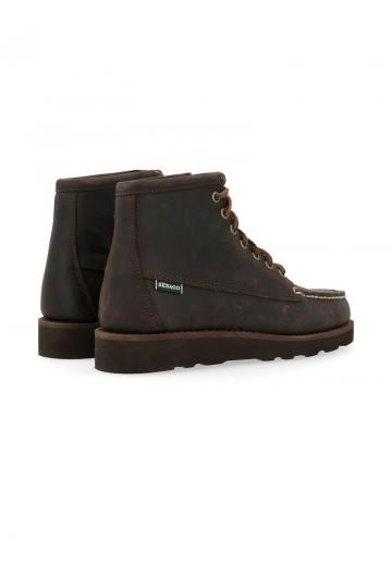 Ботинки на шнуровке