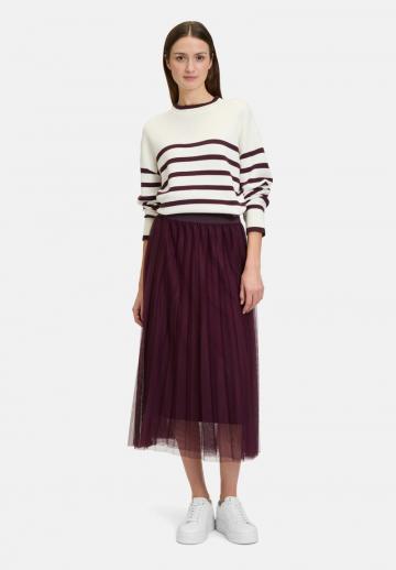 Пуловер в полоску