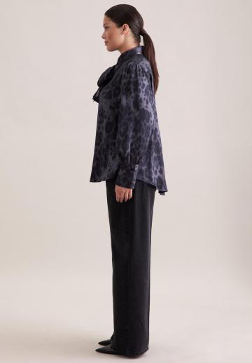 Атласная блузка