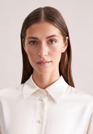 Атласная блузка