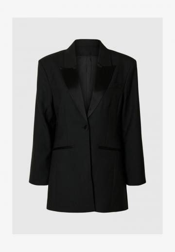 Короткое пальто