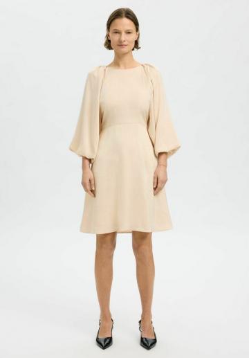 Короткое платье