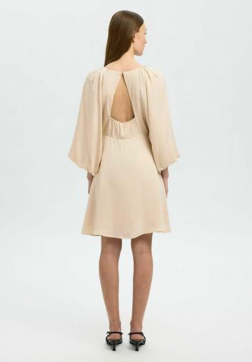 Короткое платье