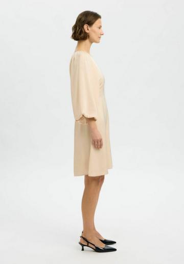 Короткое платье