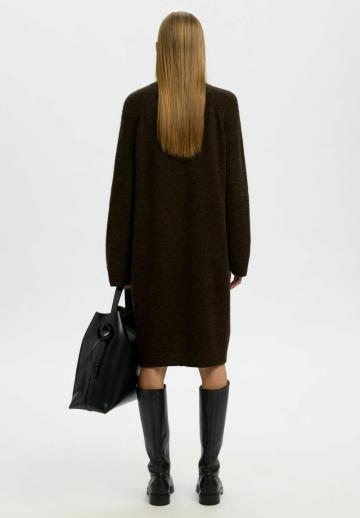 Вязаное платье