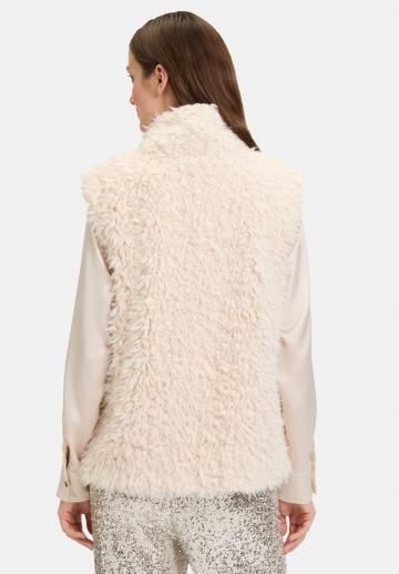 Пуховой жилет