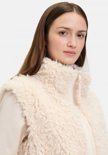 Пуховой жилет