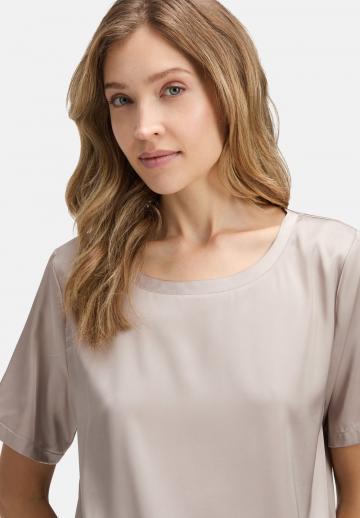 Атласная блузка