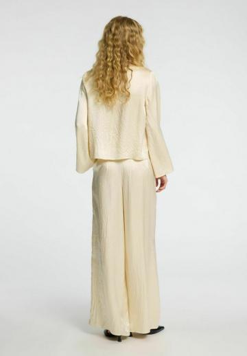 Атласная блузка