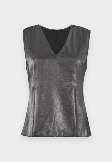 Блузка без рукавов