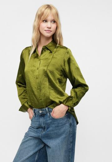 Атласная блузка