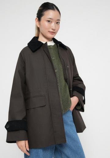 Короткое пальто