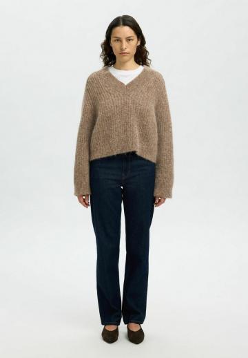 Пуловер с вырезом V