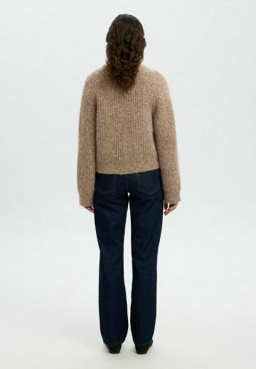 Пуловер с вырезом V