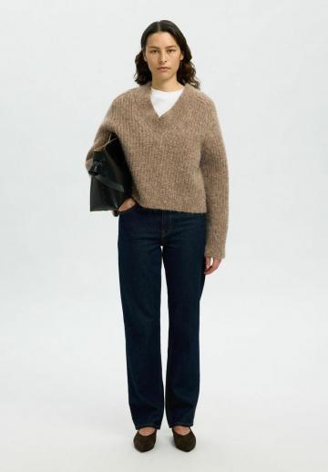 Пуловер с вырезом V