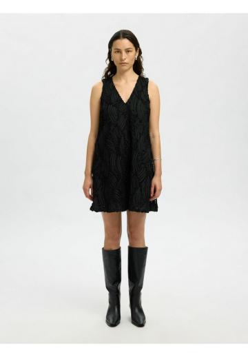 Короткое платье