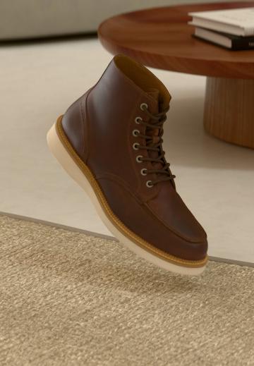 Ботинки на шнуровке