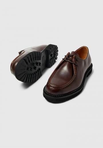 Ботинки на шнуровке