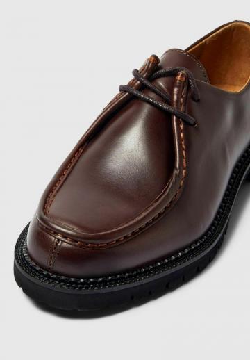 Ботинки на шнуровке