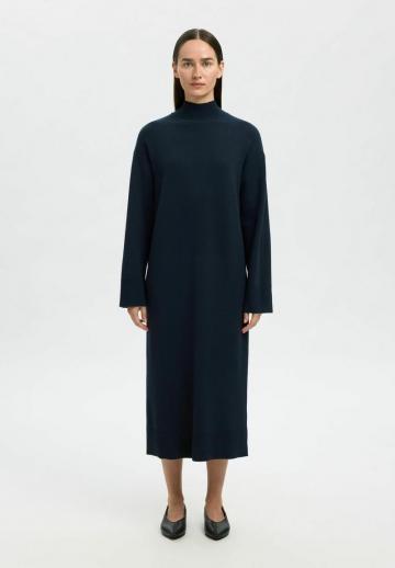 Вязаное платье