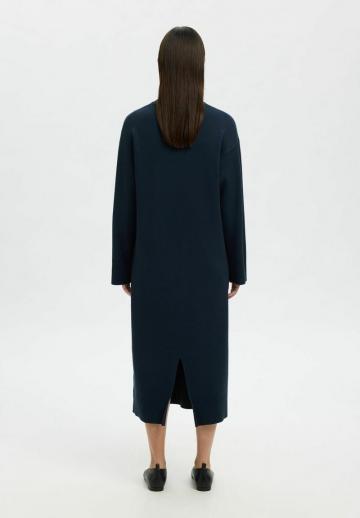 Вязаное платье