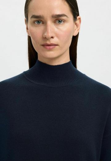 Вязаное платье