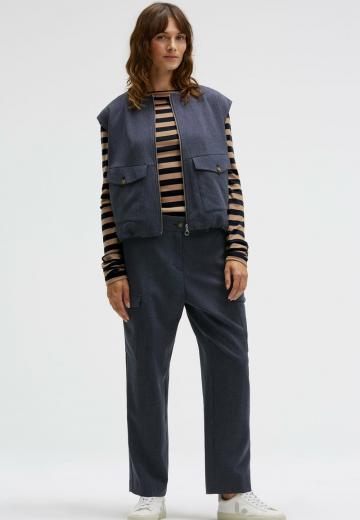 Брюки с накладными карманами