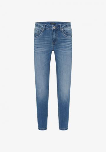 Короткие джинсы