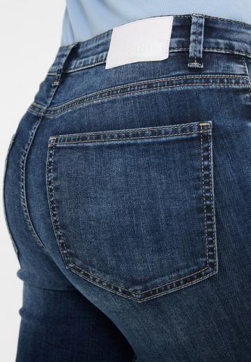 Короткие джинсы