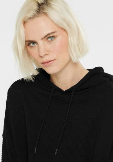 Пуловер с капюшоном