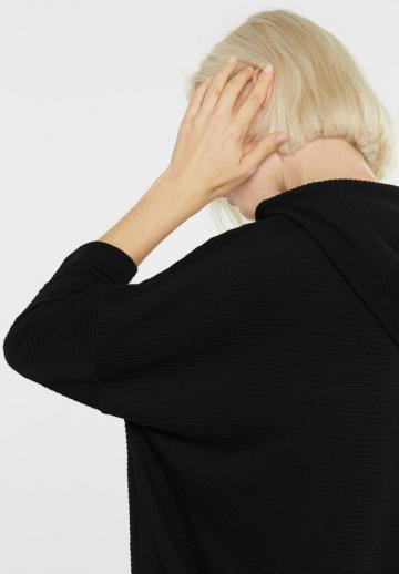 Пуловер с капюшоном