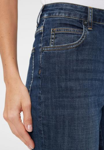 Короткие джинсы