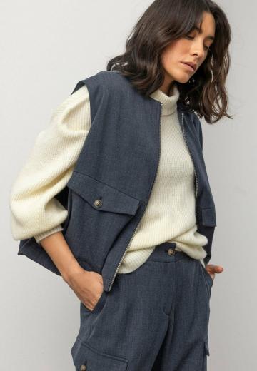Джинсовая жилетка