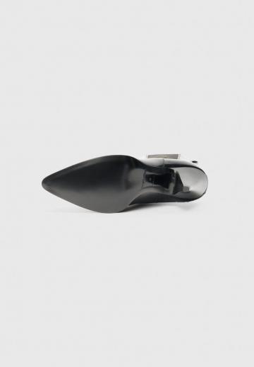 Высокие сапоги