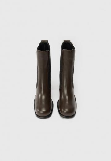 Высокие сапоги