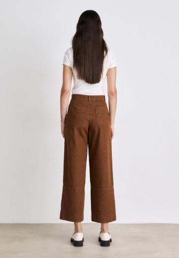 Короткие джинсы