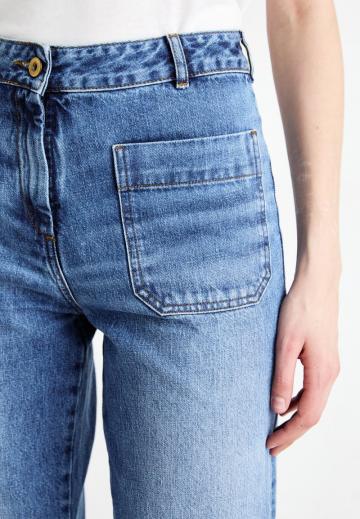 Короткие джинсы