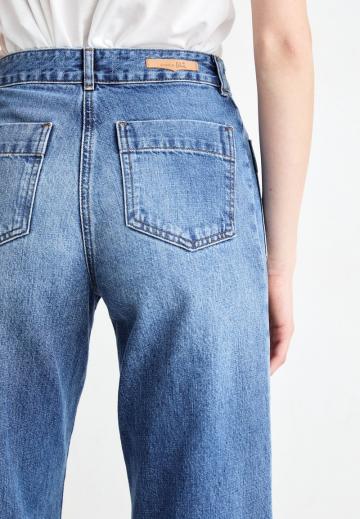 Короткие джинсы