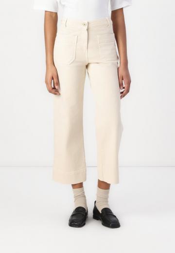 Короткие джинсы