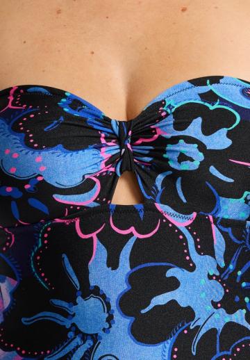 Слитный купальник